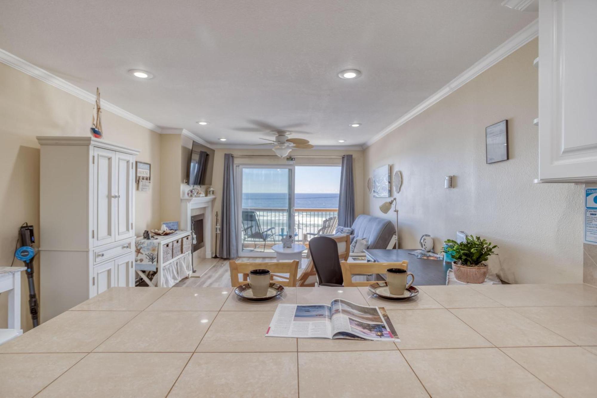 Seascape Suite Lincoln City Exterior photo