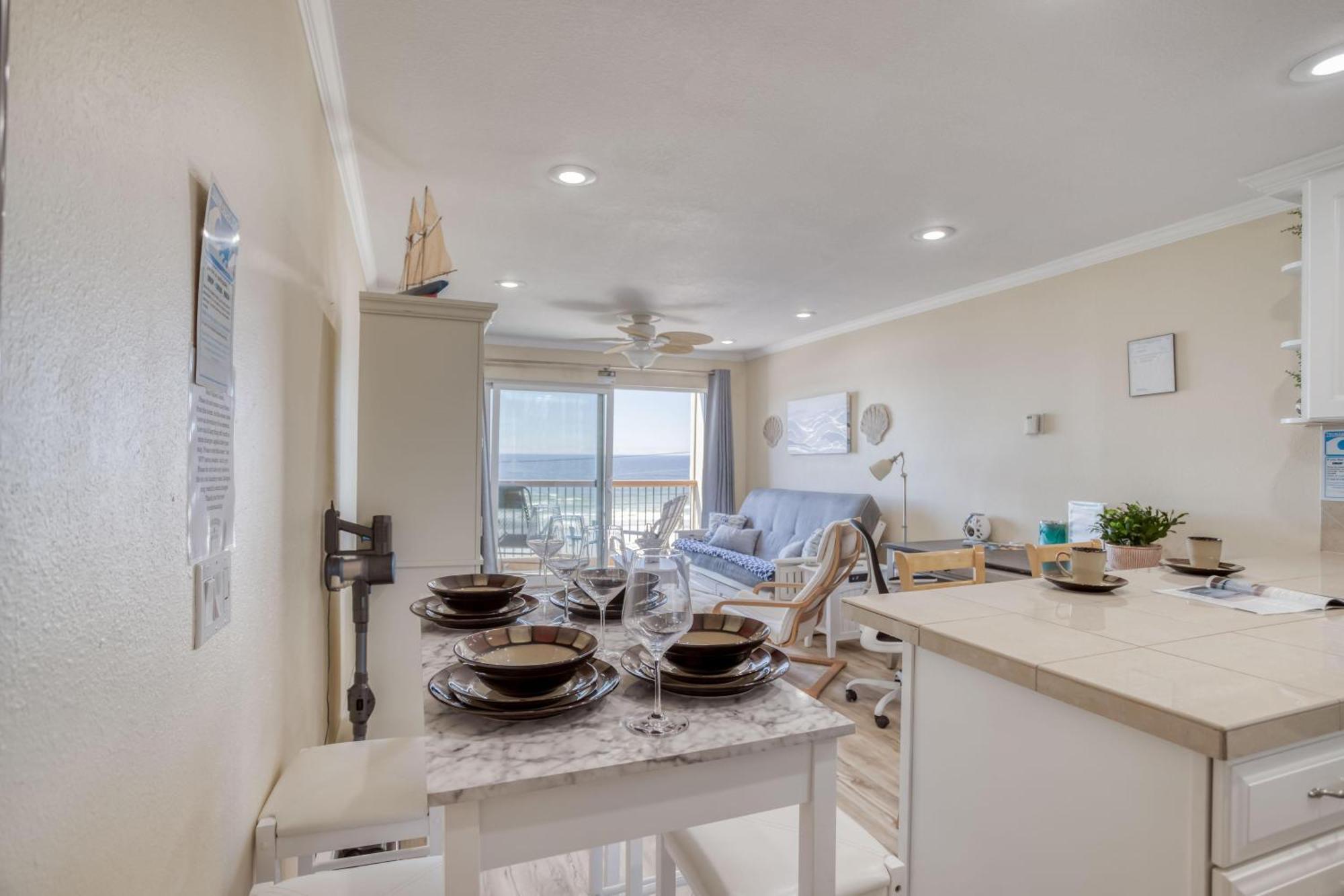 Seascape Suite Lincoln City Exterior photo